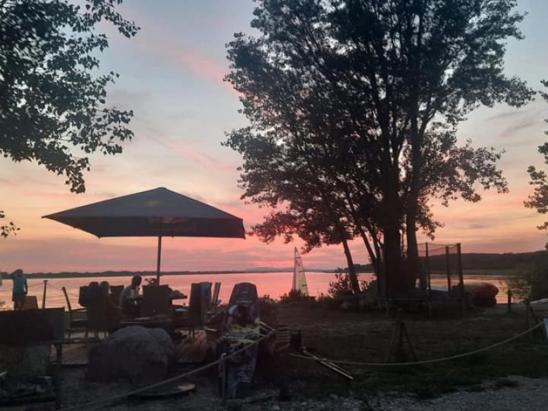 Yacht Centrum — vybavení