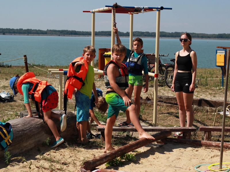 Yacht Centrum — zázemí